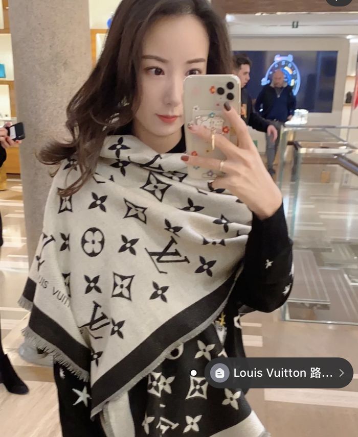 Louis Vuitton Scarf LV00063